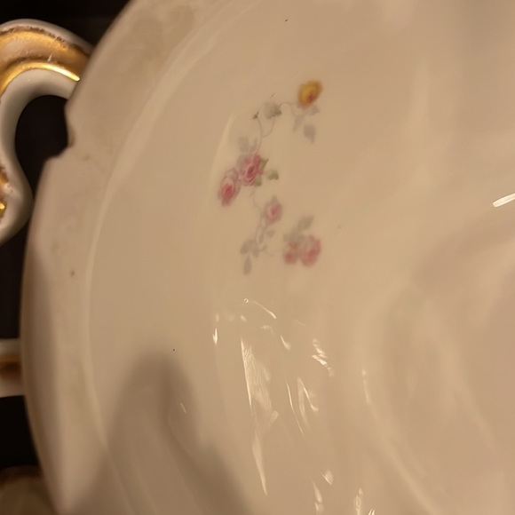 C. Ahernfeldt, Pink Floral With Green Leaves Pattern, Limoges: Large Tureen - Picture 10 of 10